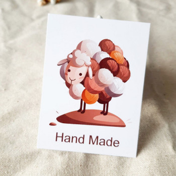 Міні-листівка «Hand Made» з малюнком вівці у вовняних клубках BK3SH_VZ009