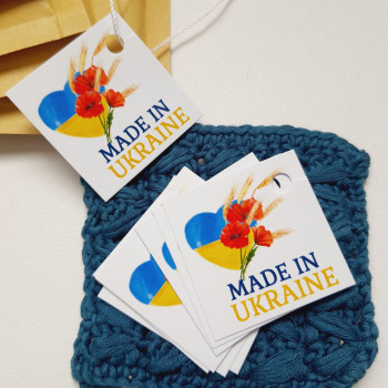 Бірки «Made in Ukraine» з малюнком серця і червоними квітами UA_b044